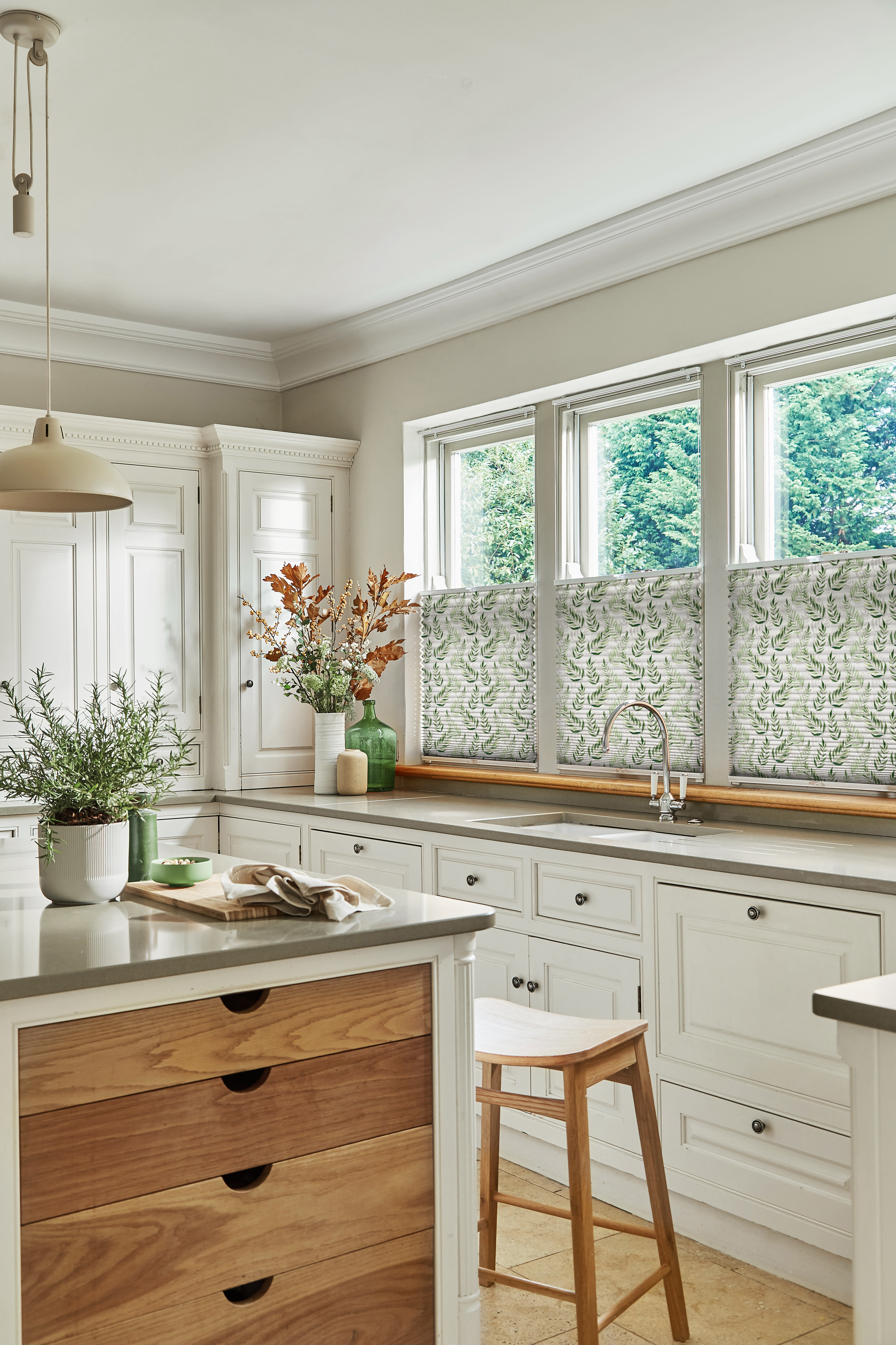 Clarice asc_Fern_Pleated_Lifestyle_65655.jpg